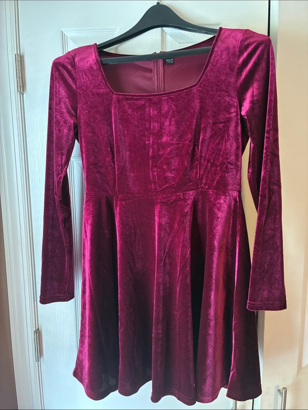 SHEIN Velvet Long-Sleeve Square Neck Dress in Burgundy size large